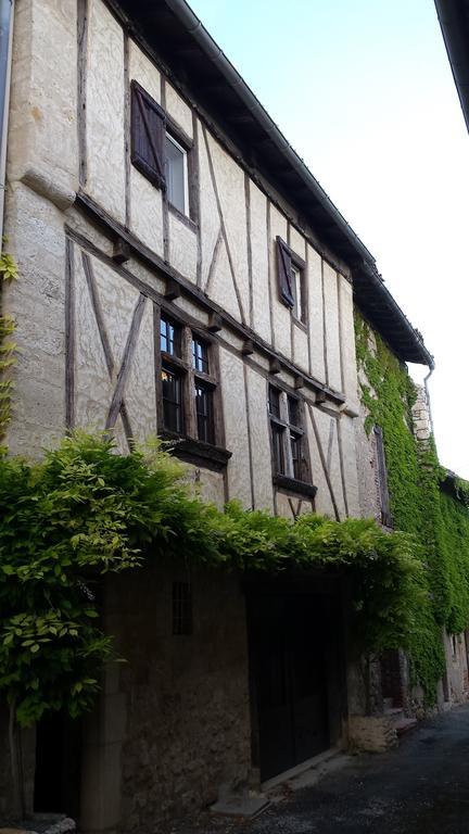 La Maison De Chloe Senouillac Quarto foto